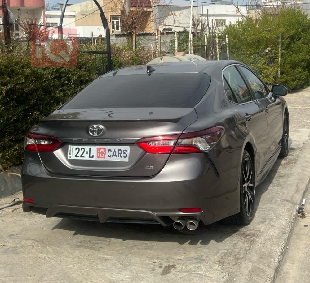 تۆیۆتا کامری